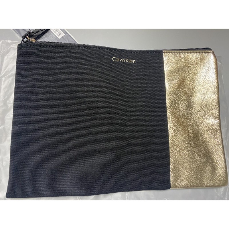 กระเป๋าคลัทช์ Calvin Klein