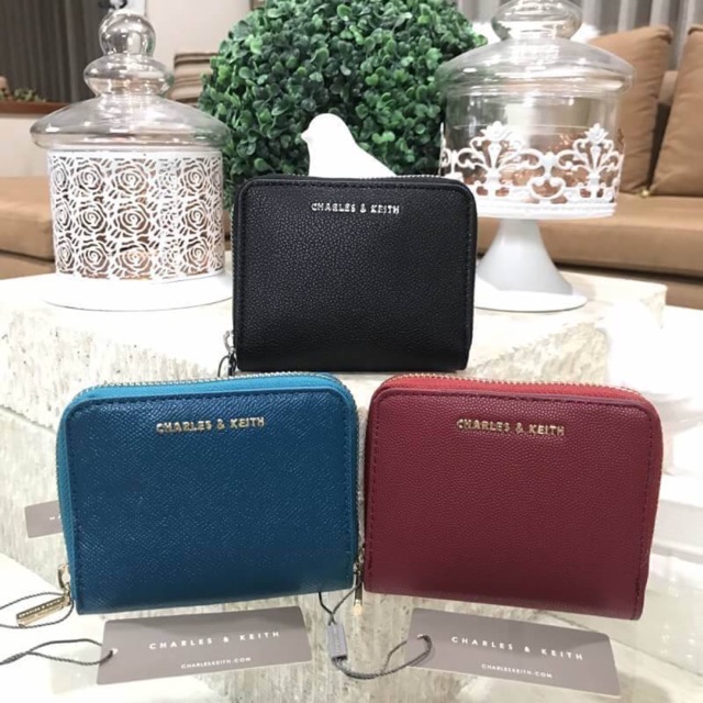 CHARLES & KEITH  SHORT WALLET