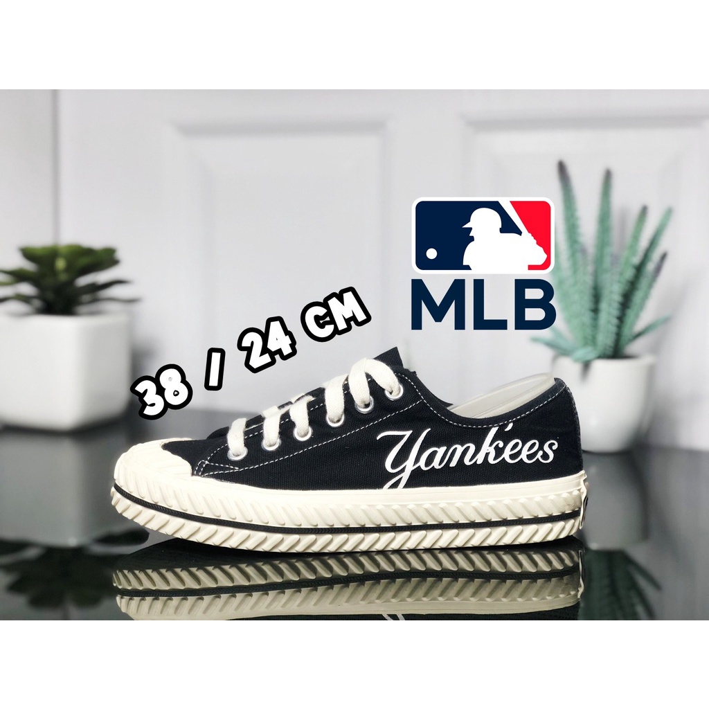 รองเท้าลำลอง MLB YANKEES Size 38 ของแท้มือสอง
