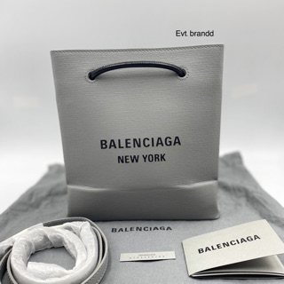 Like very newww Balenciaga xxs tote limited y.19