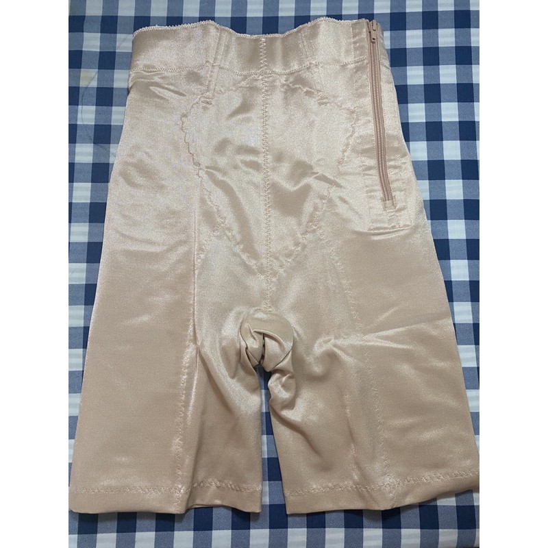 กางเกงสเตย์กระชับสัดส่วนยี่ห้อเวียนนารุ่นGirdle-Hard DG24301ส่งฟรี