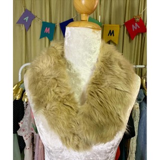 Used เฟอร์ขนฟู นุ่ม สีน่ำครีมน้ำตาม ราคา390