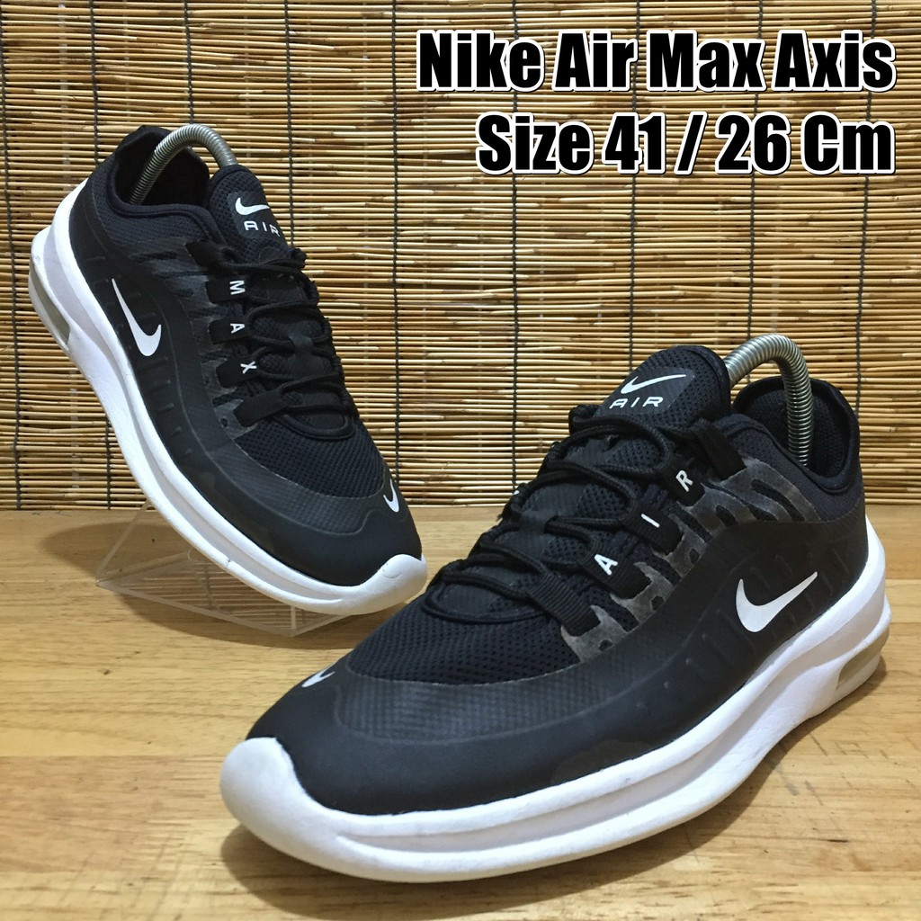 Nike Air Max Axis รองเท้าผ้าใบมือสอง