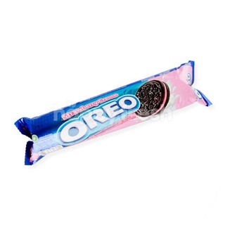 Oreo Sandwich Cookies Strawberry 137g  โอรีโอคุกกี้แซนวิชรสสตรอเบอร์รี่ 137g  แพ็ค4ชิ้น