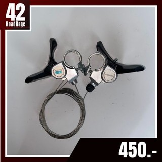 มือเกียร์จักรยานเสือหมอบ Shimano ใช้กับแฮนด์เสือหมอบหรือแฮนด์บูฮอร์น ที่มีขนาด 23.8 mm  ในชุดมาพร้อมสายในเกียร์ 7x2/3 sp