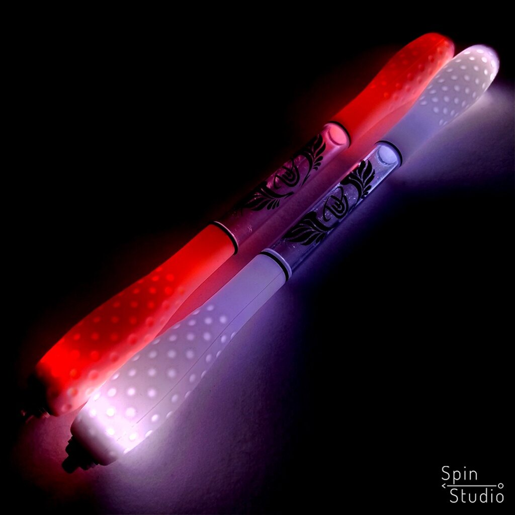 [พร้อมส่งจากกทม.] ปากกาควงมีไฟ ZW-1008 โดย Finger Dance