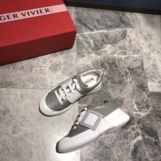 ⚡️มาใหม่⚡️ NEW ROGER VIVIER SKATE LACQUERED BUCKLE SNEAKER