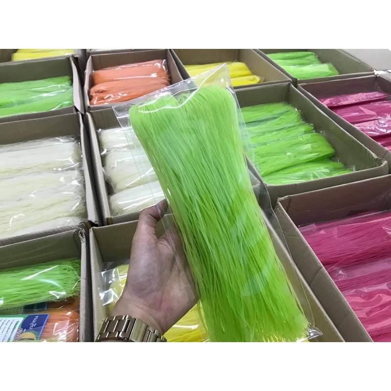 ขนมจีนอบแห้งตราข้าวปุ้นอุดร ขนาน200กรัม ห่อใหญ่ลวกมาได้โลนิดๆเหนียวนุ่มลวกง่าย คละสี สามารถทักระบุสีได้ทางข้อความ