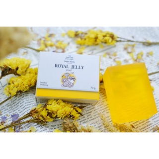 สบู่นมผึ้ง ROYAL JELLY SOAP