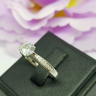 Memorine Jewelry แหวนเงินแท้ 925 ฝังเพชรสวิส (CZ) ONLR95