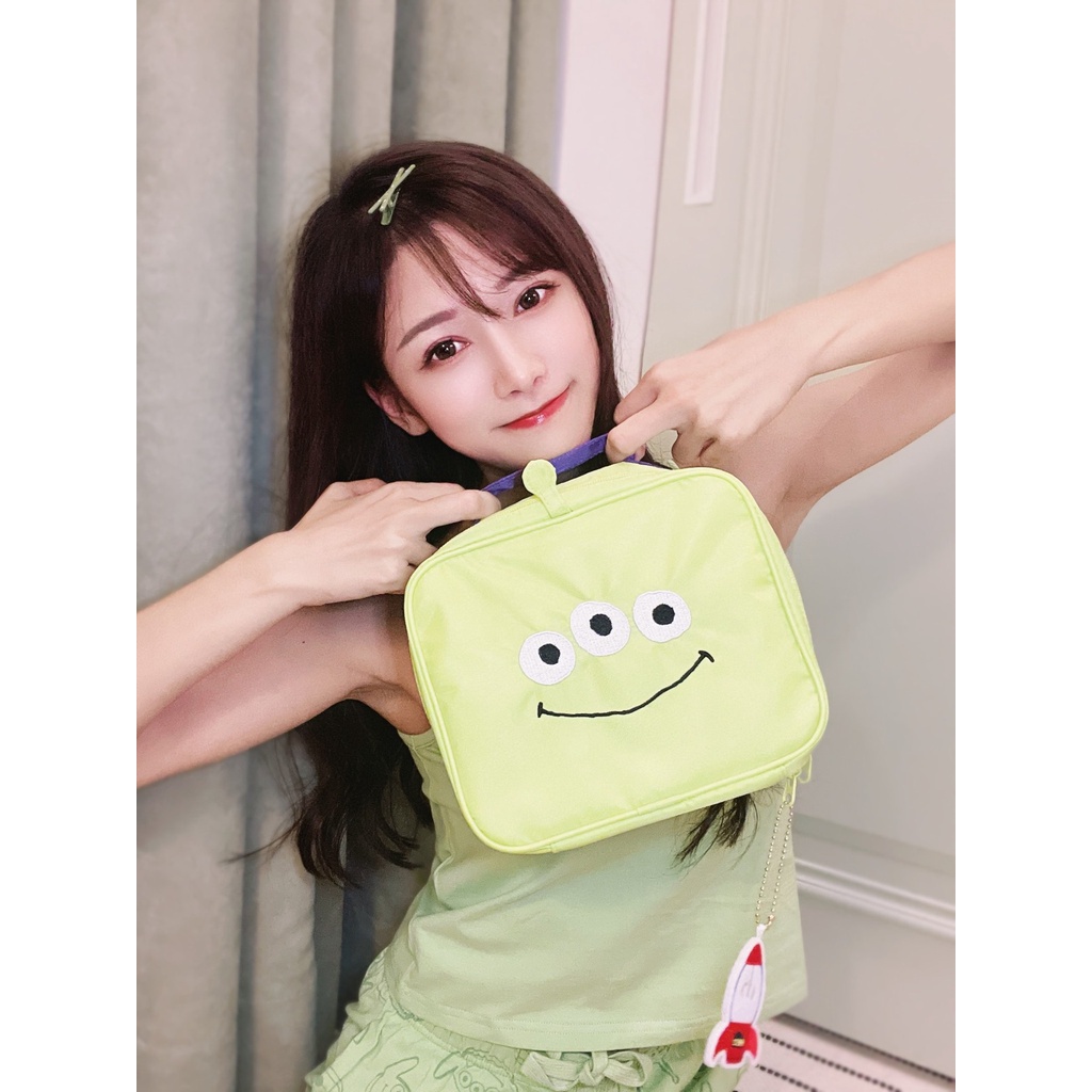 กระเป๋าเครื่องสําอาง ขนาดใหญ่ จุของได้เยอะ แบบพกพา ลายหมีสตรอเบอร์รี่น่ารัก สไตล์ญี่ปุ่น สําหรับเด็กผู้ชาย