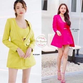 พร้อมส่ง🚩รูปวางพิ้น ถ่ายจากสินค้าจริง 🚩💕blazer +เสื้อครอปสายเดี่ยว+กระโปรงกางเกง 💕bt 04-0290