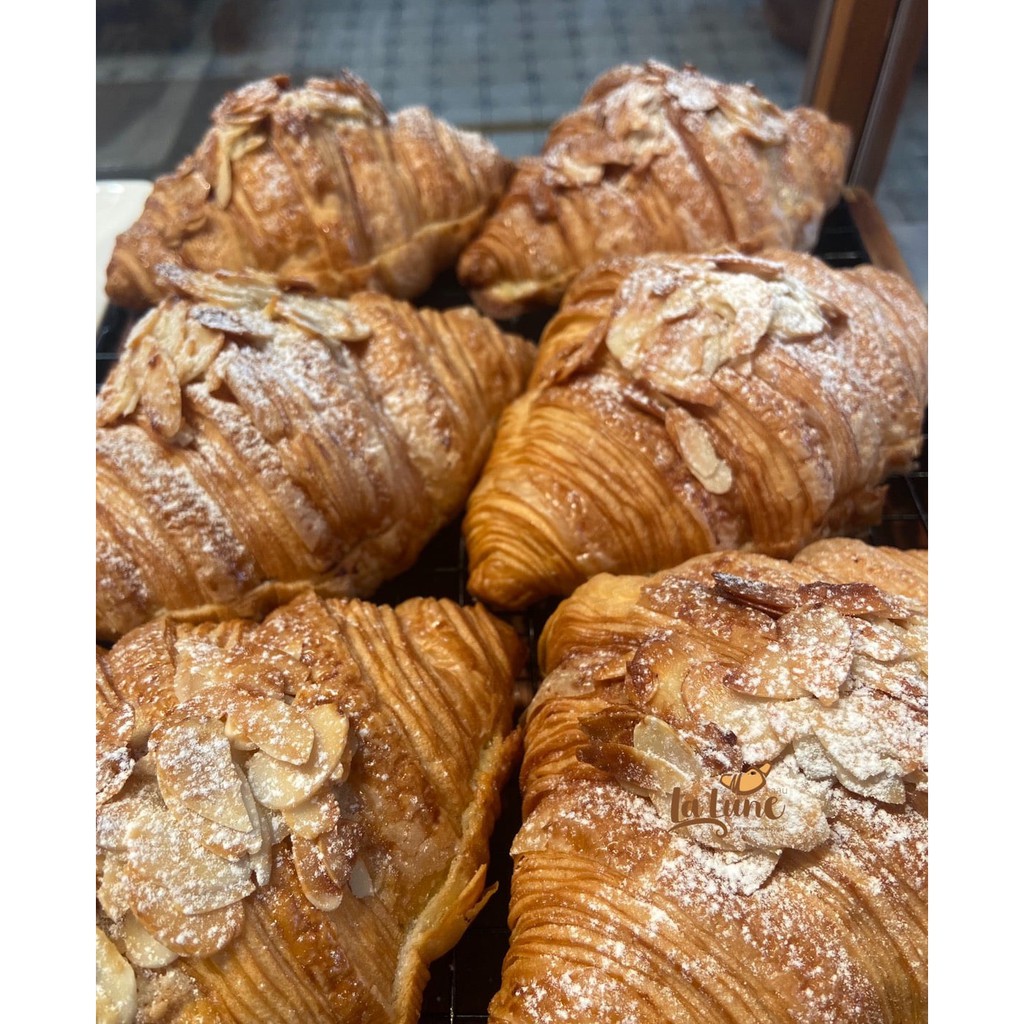 almond butter croissant