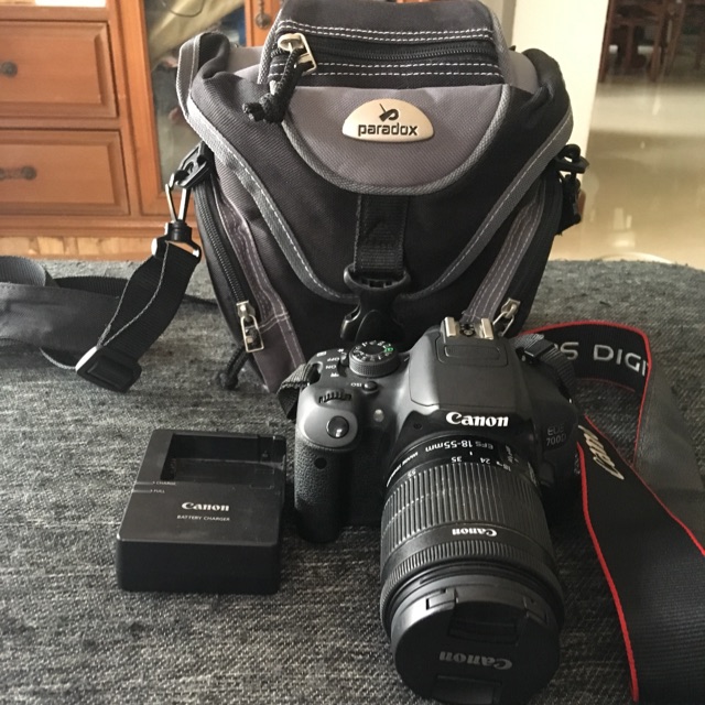 กล้อง canon EOS 700D มือสอง พร้อมlens kit 18-135 mm สีดำ