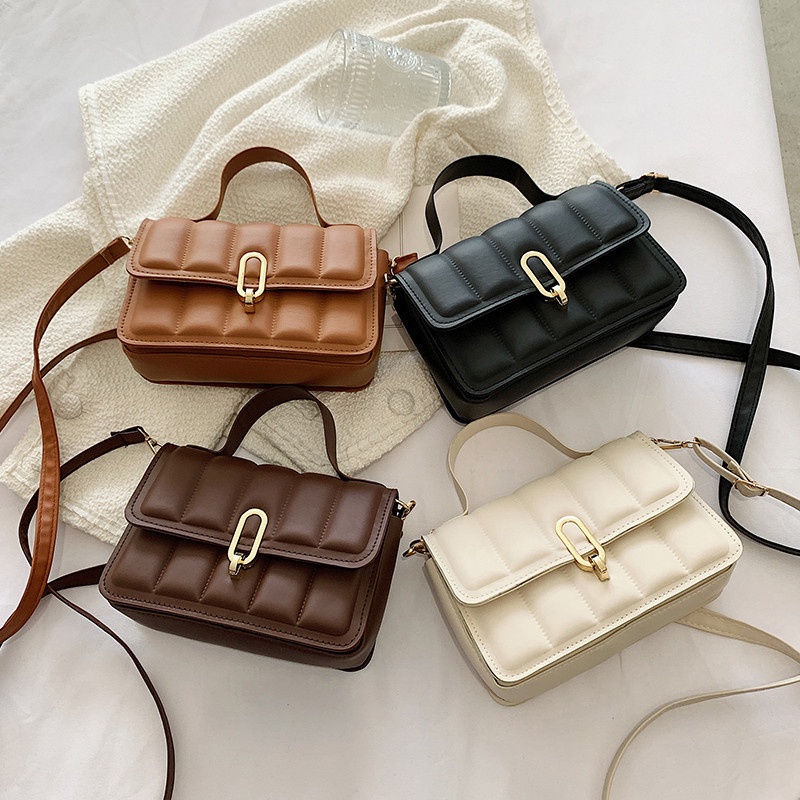 BATAMTOP1 BR0067 STRIPED MOTIF SLING BAG2