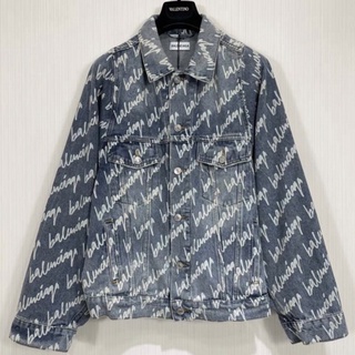 B บีบี Balen Print All Over Logo Denim Jacket  แจ๊คเกตลายโมโน  โอเวอร์โลโก้ ตัวหนังสือ บาเลน