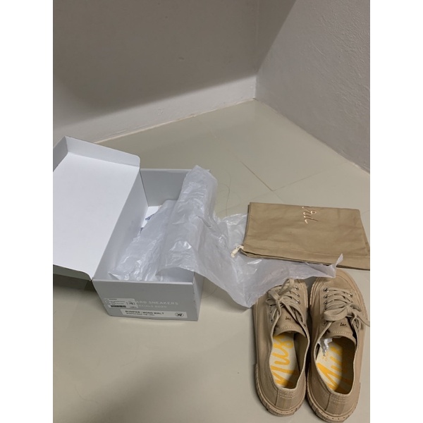 Mustard sneakers Size38