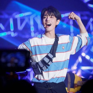 เสื้อยืดแขนยาวหญิงเกาหลีอินคู่เสื้อผ้า