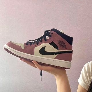 Air​ Jordan​ 1​ mid​ W​ Mulberry