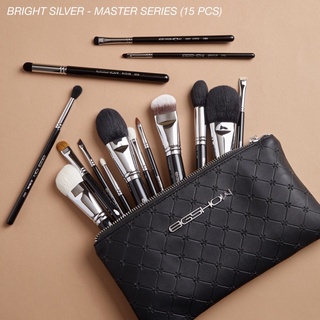 (โค้ด ATDJB ลดเพิ่ม 40.-) เซตแปรงแต่งหน้า 15 ชิ้น แปรงขนสัตว์แท้ EIGSHOW สี Bright Silver -MASTER SERIES BRUSH SET