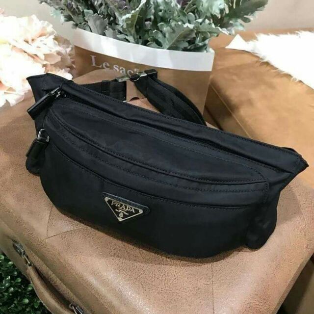 พร้อมส่ง BEST SELLER‼️ PRADA NYLON WAIST BAG GIFT WITH PURCHASE (GWP)