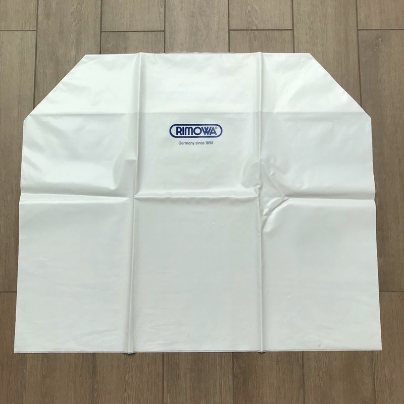 ถุง ถุงคลุมกระเป๋าเดินทาง แบรนด์ RIMOWA ของแท้ ใบใหญ่ สีขาว ช่วยกันฝุ่นกระเป๋าได้ดีมาก ใบใหญ่ ที่คลุมกระเป๋าเดินทาง