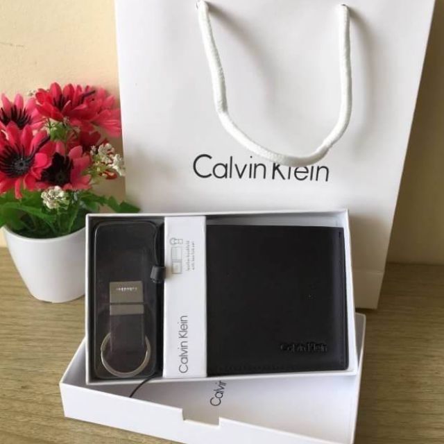 กระเป๋า Calvin Klein