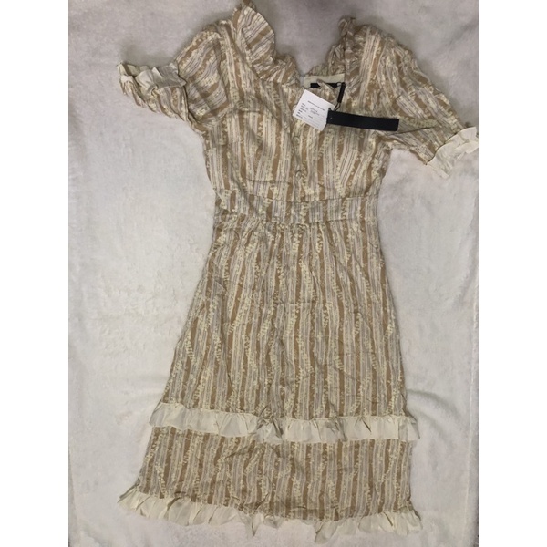 เดรสเหลืองทอง ระบาย Nittaya Brand