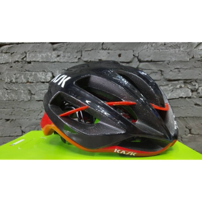 (ลดล้างสต๊อก) หมวกจักรยาน KASK - PROTONE NERO-ROSSO SIZE L รอบหัว 59-62 CM. ของแท้ 100%