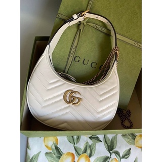 New🤍Gucci Marmont Half-Moon-Shaped Mini Bag ขนาด 8.5 x 4.5 x 2 นิ้ว สวย เรียบ หรู ราคาดีมากก