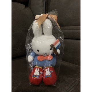 ตุ๊กตา miffy รองเท้าไม้