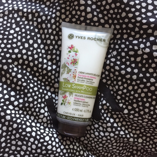 YVES ROCHER LOW SHAMPOO DELICATE CLEANSING CREAM