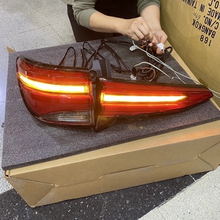 ไฟท้าย Fortuner 2015 2016 2017 2018 2019 2020 2021 2022 ลาย Legender สีแดง ทรงห้าง ไฟ Bar ใส่ได้กับทุกปี