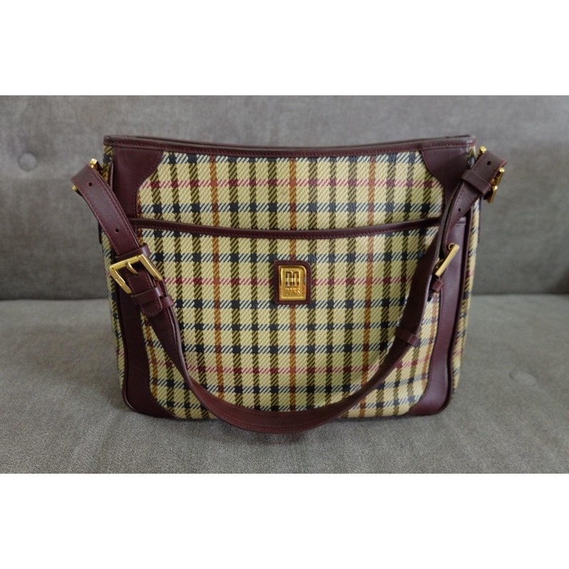 daks london กระเป๋าสะพาย