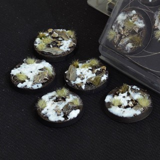 Winter Bases Round 40mm (x5) Gamers Grass