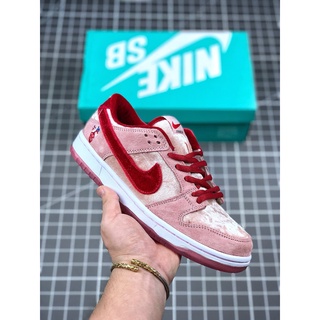 ◘◊Strange Love x Nike SB Dunk ผู้ชายและผู้หญิงกำมะหยี่ low-top แฟชั่นคู่รองเท้ากีฬา