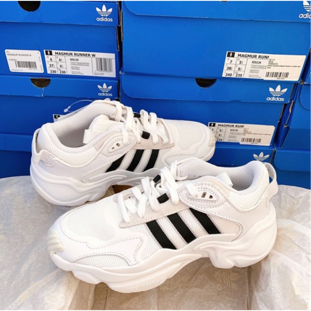 รองเท้าผ้าใบ adidas รุ่นชมพู่ใส่ size37 ของแท้100% มือสองสภาพใหม่