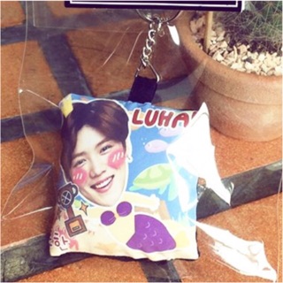 EXO LUHAN KEYCHAIN