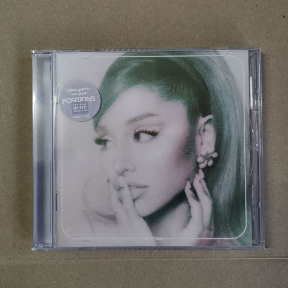 CD  Ariana Grande Ariana Grande ตำแหน่ง CD A Sister ปกอัลบั้มใหม่ 3