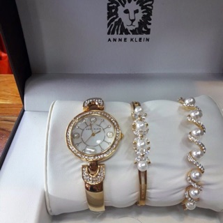 ราคาเรือนละ 1,100.-ค่ะ 💰  💕 ANNE KLEIN 💕  - นาฬิกาสายสแตนเลส พร้อมกำไล ครบเซ็ต - ขนาดหน้าปัด 30 mm