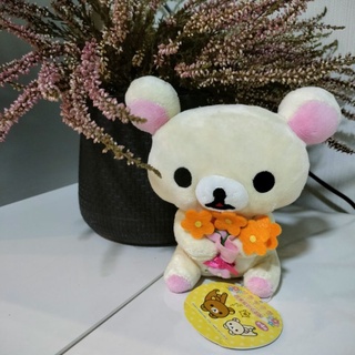 ตุ๊กตา​ โคริลัคคุมะ Korilakkuma ถือช่อดอกไม้ ของแท้จากญี่ปุ่น​ งานป้ายห้อย