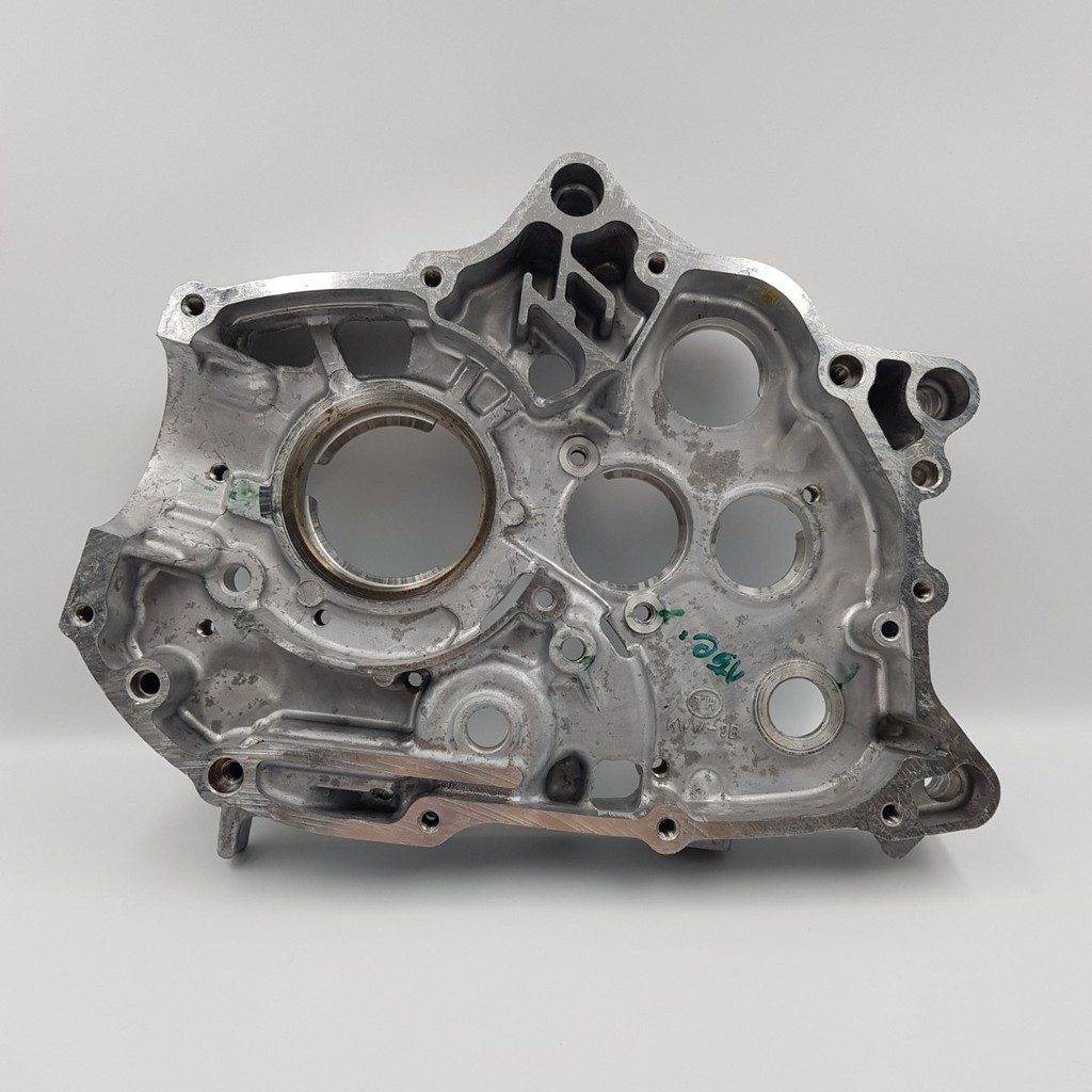 แคร้งเครื่อง ขวา เรือนเครื่องยนต์ ขวา  WAVE 110I ,DREAM 110I ,SUPERCUB ,CZI ,เวฟ110I แท้ HONDA RIGHT CRANK CASE  UK