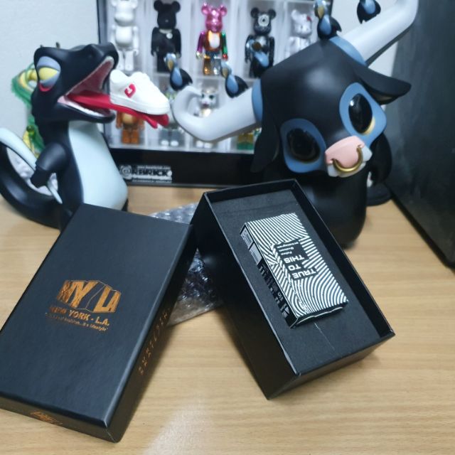 Volcom x Bearbrick 100% ของแท้ - cest_eva - ThaiPick