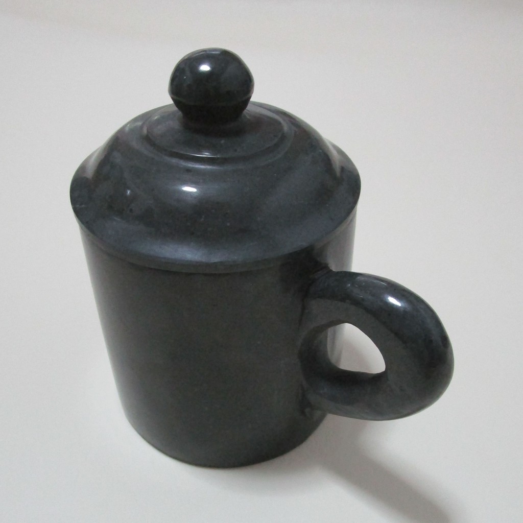 หยกพม่าแท้แก้วมัคน้ำชาสีเขียวเข้มใส่น้ำชาเพื่อเพิ่มอรรถรสในการดื่มชาขนาด63.3x170mm