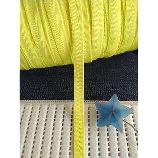 เชือก เชือกแบน เทปก้างปลา สายก้างปลา สีเหลือง Yellow Lemon ขนาด 1 ซม. ราคา 1 หลา 4 บาท