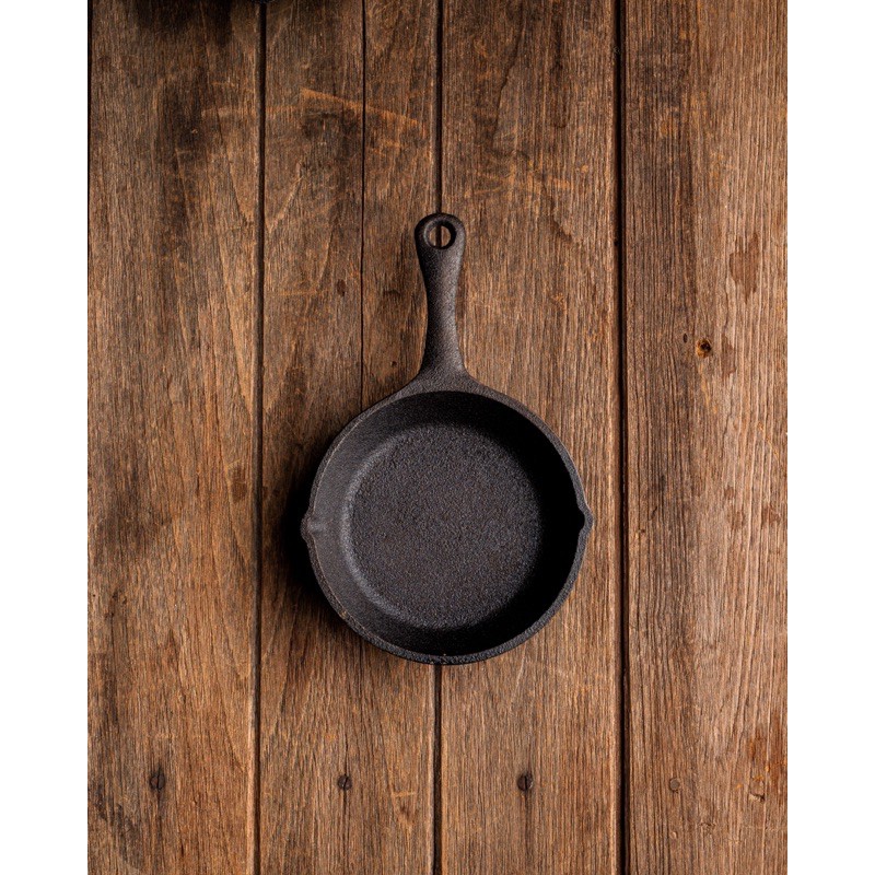 กระทะเหล็กหล่อฟีนิกซ์ Cast Iron Skillet Pan 6”