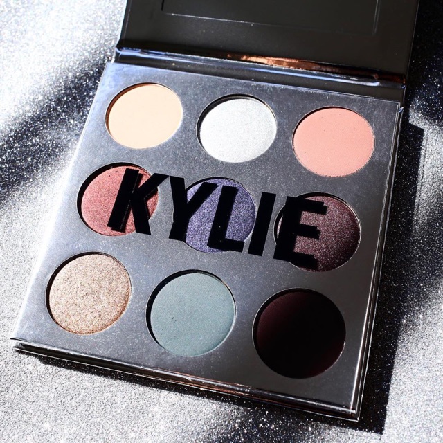 Holiday Edition Kyshadow Palette