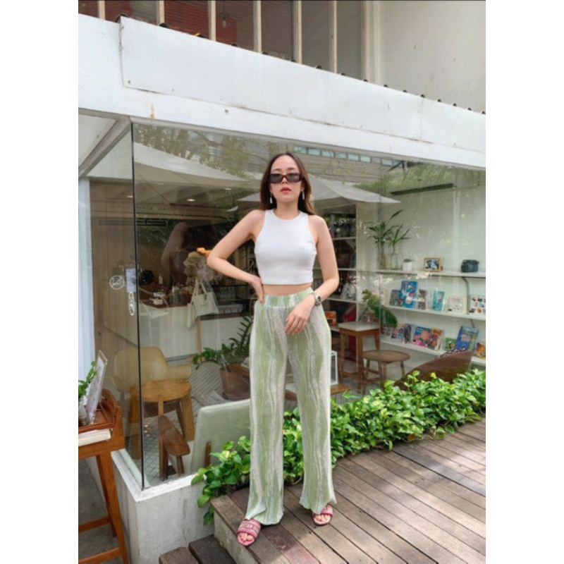 ส่งต่อกางเกงของใหม่ในแพคจากร้าน tshopppp