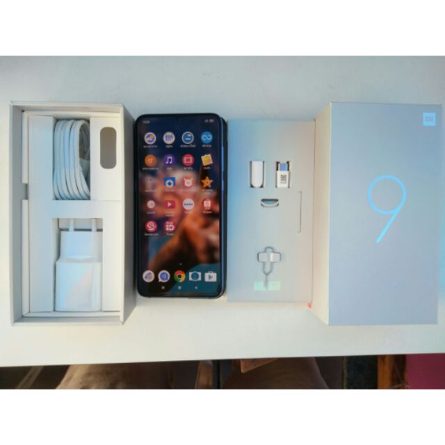 Xiaomi mi9 6/64  ใช้งาน2เดือน 8600บาท