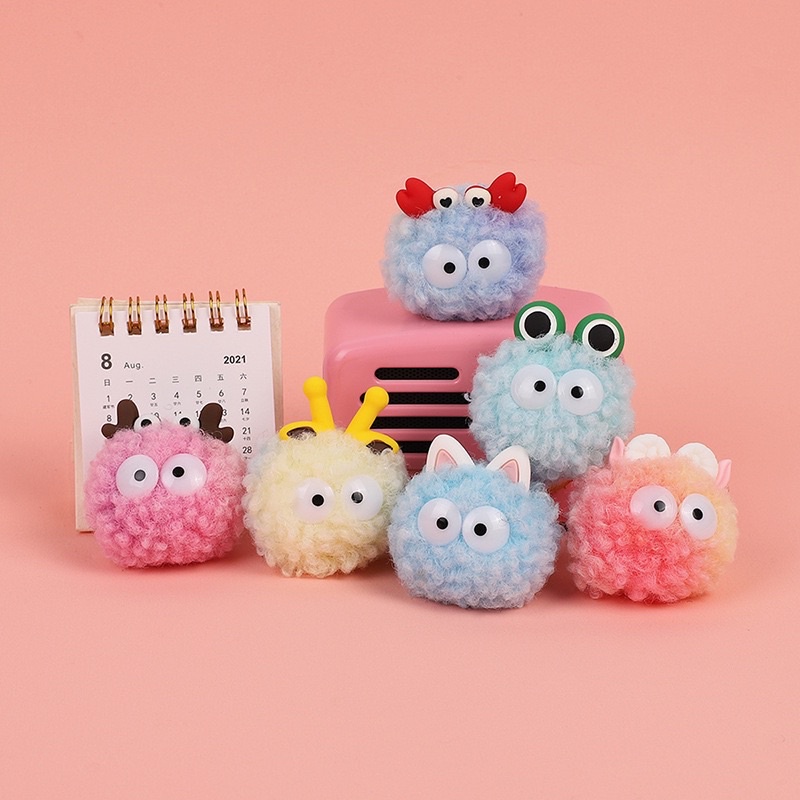 🔥พร้อมส่ง🔥จิ๊บบิทตัวติดรองเท้า Jibbitz shoes  🌈ปอมปอม ขนฟู ตกแต่งลายน่ารักๆ สามารถติดรองเท้ามีรูทุกชนิด (ราคาต่อ 1 ชิ้น) - รูปที่ 2